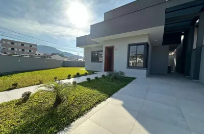 Casa alto padrão com spa e amplo quintal - bairro bela vista em palhoça/sc