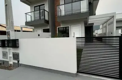Sobrado alto padrão de 2 suítes com jacuzzi em forquilhas, são josé/sc!