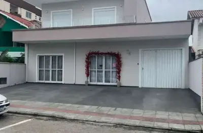 Casa ampla semimobiliada com duas salas comercias - bairro pagani em palhoça/sc