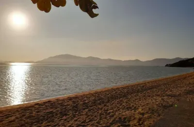 Terreno de 375m² na praia de fora em palhoça/sc - poucos metros do mar!
