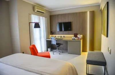 Flat com 1 quarto para alugar na Rua Jerônimo da Veiga, 248, Itaim Bibi, São Paulo