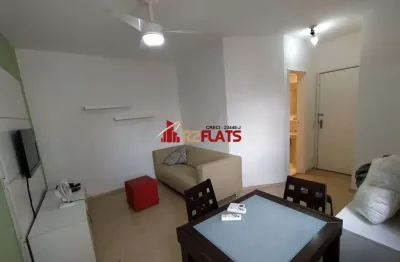 Flat com 2 quartos para alugar na Rua Juquis, 31, Moema, São Paulo