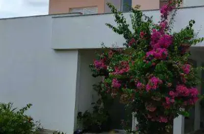 Casa em condomínio fechado com 4 quartos à venda na Rua Lituânia, Jardim Guadalajara, Sorocaba