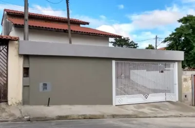 Casa Espaçosa com 3 dormitórios na Vila Almeida em Sorocaba Sp