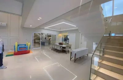 Casa com 4 quartos à venda na Avenida Fernando Correa da Costa, 764, Jardim Itália, Cuiabá