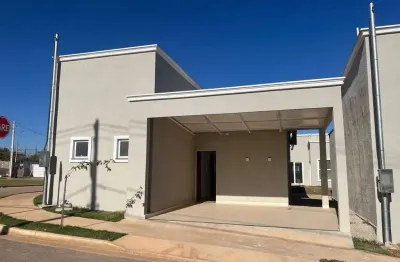 Vendo ágio - casa condomínio bahamas em cuiabá-mt: 2 quartos, 1 suíte, 3 salas, 2 banheiros, 2 vagas de garagem, 130 m².