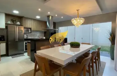 Casa em Condomínio à Venda em Cuiabá-MT: Sobrado de Alto Padrão no Condomínio Primor das Torres!