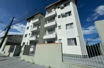 Apartamento mobiliado com 2 quartos e vaga de garagem coberta