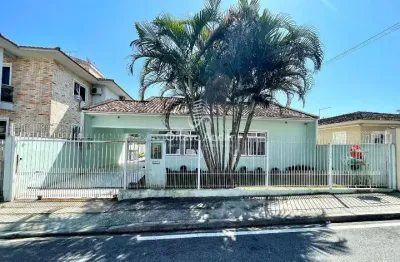 Casa ampla com 3 dormitórios, suíte com closet e área de lazer completa!