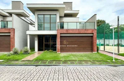 Casa duplex em condomínio de luxo no eusébio; 3 suítes, 4 vagas e lazer completo.