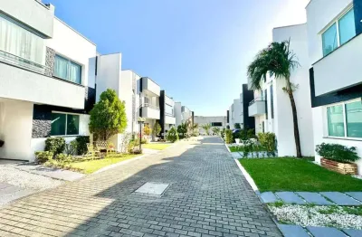 Casa duplex com 3 suítes em condomínio com lazer completo; petit trianon.