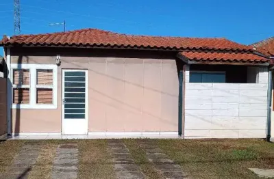 Ótima casa no colinas do vale / 2 quartos / garagem coberta / +área gourmet!