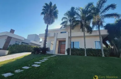 Luxuosa casa neoclássica com 4 suites, piscina, spa, sauna e muito mais