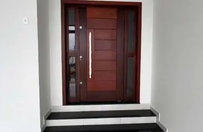 Geminado novo de 3 quartos com amplo quintal e 4 vagas de garagem