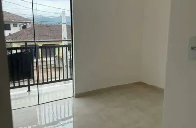 Geminado de esquina – 2 suítes e localização privilegiada!