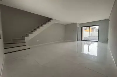 Casa no bom retiro: 3 quartos, área gourmet e quintal espaçoso