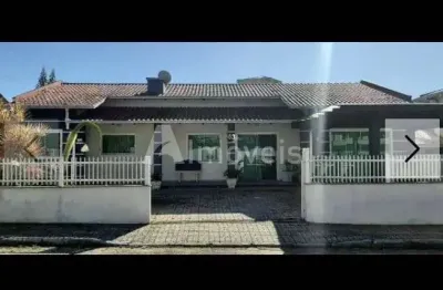 Casa com 3 quartos à venda na Rua Getúlio Bittencourt, 63, Centro, Barra Velha