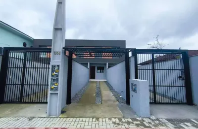 Oportunidade! geminado com 2 dormitórios e área externa