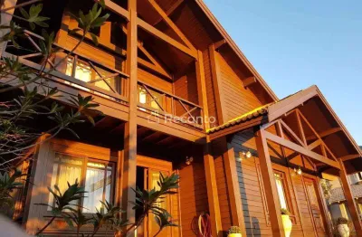 Casa com 3 quartos à venda na Rua Saint Bernard, 140, Moura, Gramado