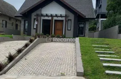 Casa com 3 quartos à venda na Rua Alexandre Rama, 575, Lago Negro, Gramado