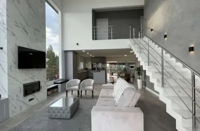 Casa com 3 quartos à venda na Avenida Roma, Morada da Serra, Gramado