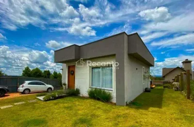 Casa com 2 quartos à venda na Avenida Roma, 238, Morada da Serra, Gramado