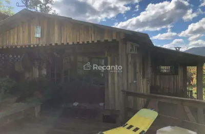 Sítio com 330m²de área total construída, 30000 m² - são joão - canela/rs