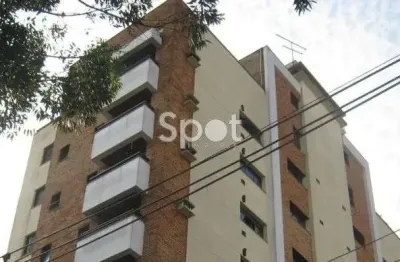 Desfrute do máximo de conforto e sofisticação nesta cobertura excepcionalmente remodelada!