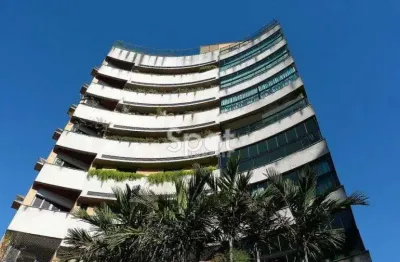 Localização privilegiada - praça! - prédio moderno - alto luxo