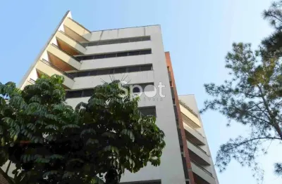 Localização nobre-  excelente planta - condomínio reduzido.