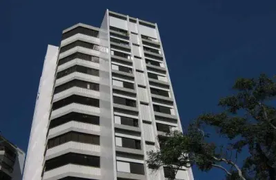 Completamente ensolarada- imenso living com pé direito duplo. cobertura com ares de casa. em préd