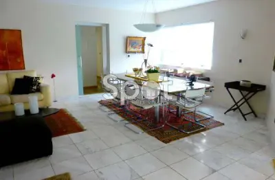 Espetacular cobertura duplex com vista maravilhosa no real parque.