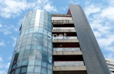 Baixou o preço para vender. Excelente custo x benefício, comparado com apartamentos deste padrão