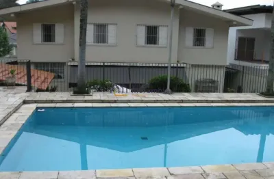 Casa com piscina jardim guedala ampla e segura 890 metros de terreno.