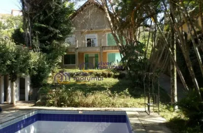 Casa de rua, 17x70 de terreno, com reforma e piscina só o terreno vale isso.