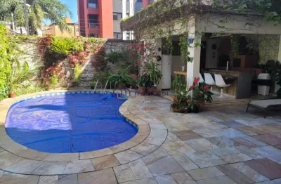 Bela casa condomínio fechado ótima segurança 24 horas com excelente lazer com quadra de tênis