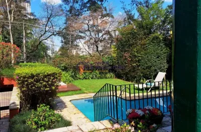 Casa espetacular no morumbi: 4 dormitórios, 2 suítes, piscina e churrasqueira