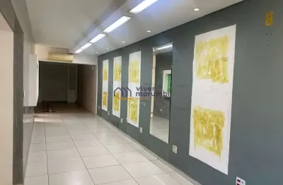 Sobrado residencial/comercial à venda com ótima localização.