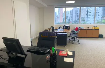 Casa comercial com 4 salas à venda na Rua Jandiatuba, --, Vila Andrade, São Paulo