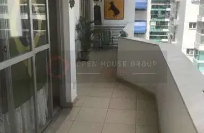 Apartamento em icaraí de 2 quartos, varanda e 2 vagas no edifício monte guararates