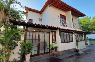 Casa com 2 quartos à venda na Rua Samambaia, Maria Paula, São Gonçalo