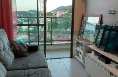 Lindo apartamento com 2 quartos no badu,condomínio ferney voltaire