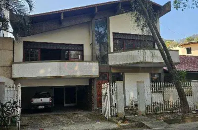 Casa em condomínio monte lindo com 4 quartos e sala ampla