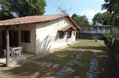 À venda casa na estrada francisco da cruz nunes, em itaipu, próximo a entrada de itacoatiara!!!