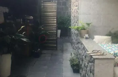 BAIXOU! Open House Vende - Casa com 5 quartos e Piscina no Largo do Barradas