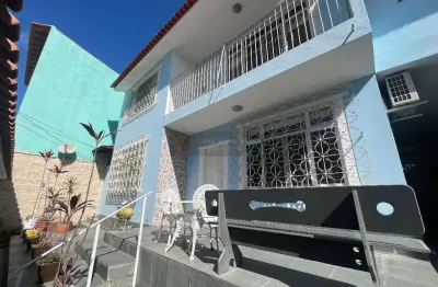Open house vende casa duplex semi-mobiliada reformada no largo da batalha.