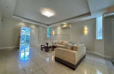 Open house vende linda casa duplex com 4 quartos (3 suítes), próximo ao grotão!!!