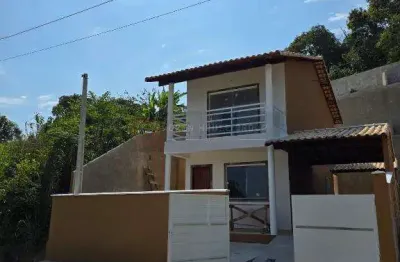 Casa duplex 2 quartos em bambuí, churrasqueir e jardim - 110m²