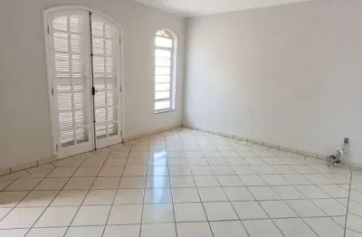 Casa para locação em bragança paulista, santa luzia, 3 dormitórios, 1 suíte, 2 banheiros, 1 vaga