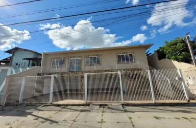 Casa com 8 dormitórios para alugar, 379 m² por r$ 3.900,00/mês - recanto azul - botucatu/sp